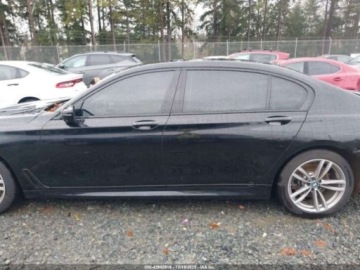 BMW Seria 7 G11-G12 2016 BMW Seria 7 2016 BMW 750I XDRIVE 4.4 Benzyna 445KM, zdjęcie 14