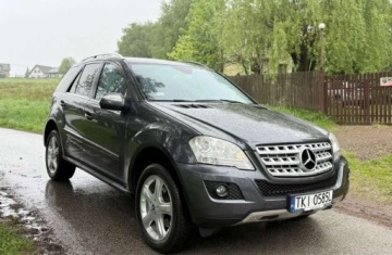 Mercedes Klasa M W164 Off-roader Facelifting 3.0 V6 (300 CDI BlueEFFICIENCY) 190KM 2010 Mercedes-Benz ML Mercedes-Benz ML 300 CDI 4-Matic 3.0 Diesel 190KM, zdjęcie 3