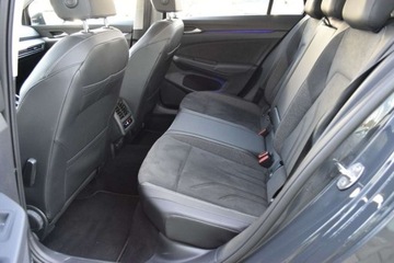 Volkswagen Golf VIII Variant 1.5 eTSI 150KM 2024 Volkswagen Golf SalonPL 1.5eTSI 150KM Variant DSG Pakiety ACC ALU17 Gwaran, zdjęcie 30