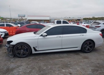 BMW Seria 7 G11-G12 2018 BMW Seria 7 2018, 4.4L, od ubezpieczalni 4.4 Benzyna 445KM, zdjęcie 3