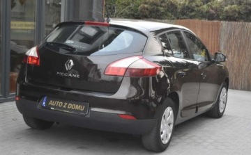 Renault Megane III Hatchback Facelifting 2013 1.6 16V 110KM 2014 Renault Megane Renault Megane 1.6 16V Color Edition 1.6 BenzynaLPG 110KM, zdjęcie 4