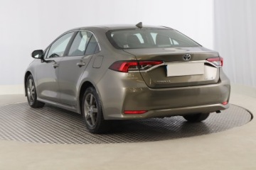 Toyota Corolla XII Sedan 1.8 Hybrid 122KM 2022 Toyota Corolla 1.8 Hybrid, Salon Polska, zdjęcie 3