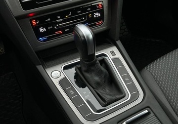 Volkswagen Passat B8 Variant Facelifting 1.5 TSI EVO 150KM 2021 Volkswagen Passat Essence Pakiety, Tempomat, Czujniki parkowania, Asysten, zdjęcie 23