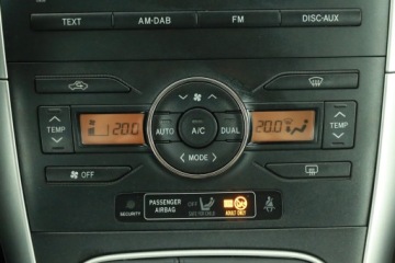 Toyota Auris I Hatchback 1.6 Valvematic 132KM 2010 Toyota Auris 1.6 Valvematic, Salon Polska, Skóra, zdjęcie 10