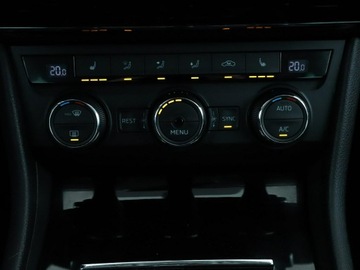 Skoda Superb III Kombi 2.0 TDI 190KM 2016 Škoda Superb Skoda Superb Style automat 4x4, zdjęcie 26