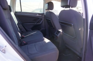 Volkswagen Tiguan II SUV 2.0 TDI 150KM 2018 Volkswagen Tiguan 2.0 TDI CR 150 KM, 4x4, DSG, Navi, Kamera, FV23, Salon P, zdjęcie 28