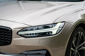 Volvo V90 II Plug-In Facelifting 2.0 T8 Plug-In Hybrid 455KM 2025 Volvo V90 Ultra Dark T8 AWD Plug-in hybrid (310 +, zdjęcie 9