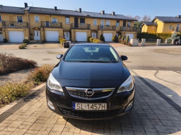 Opel Astra J Hatchback 5d 1.4 Turbo ECOTEC 140KM 2011 OPEL ASTRA J 1,4 140KM Stan BDB, zdjęcie 2