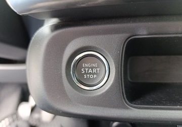 Citroen C3 III Hatchback Facelifting 1.2 PureTech 83KM 2023 Citroen C3 1.2 Benz 83KM SHINE Salon PL Serwis ASO Car Play FV23 AirBump, zdjęcie 20