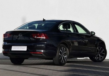 Volkswagen Passat B8 Variant Facelifting 1.5 TSI EVO 150KM 2022 Volkswagen Passat Reflektory LED FrontLane Assist ACC Salon PL FVAT23, zdjęcie 1