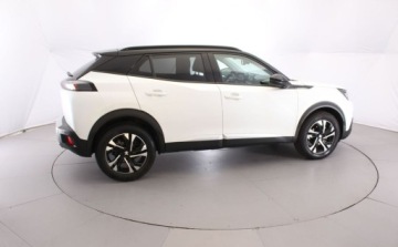 Peugeot 2008 II SUV 1.2 PureTech 130KM 2022 Peugeot 2008 PureTech 130 AUTOMAT EAT8 Allure Pack Perla SalonPL od R, zdjęcie 13