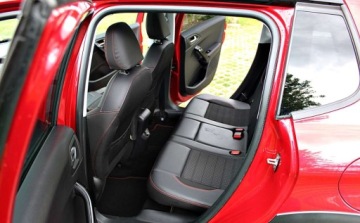 Peugeot 2008 I SUV Facelifting 1.2 PureTech 110KM 2019 Peugeot 2008 1.2 i Gt-line Navi Kamera 1 rok gwarancji 1.2 Benzyna, zdjęcie 10