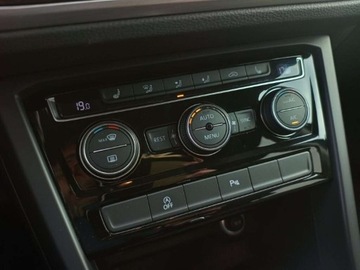 Volkswagen Touran III 1.5 TSI EVO 150KM 2020 Volkswagen Touran Salon PL, FV23, doposazony, DSG, Gwarancja, App Connect, zdjęcie 18