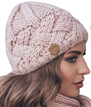 Женская вязаная зимняя утепленная шапка-бини для женщин