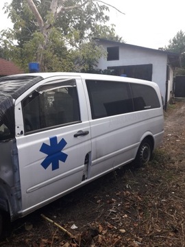 DVEŘE LEVÝ PŘEDNÍ MERCEDES VITO VIANO W639 PĚKNÝ BÍLÉ W BARVA