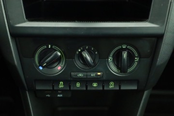 Skoda Rapid II Liftback Facelifting 1.0 TSI 95KM 2017 Skoda Rapid Spaceback 1.0 TSI, Salon Polska, zdjęcie 9