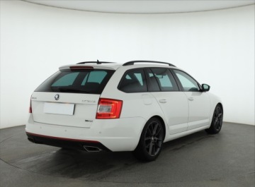 Skoda Octavia III RS Kombi 2.0 TDI 184KM 2014 Skoda Octavia 2.0 TDI, 181 KM, DSG, Skóra, Navi, zdjęcie 4