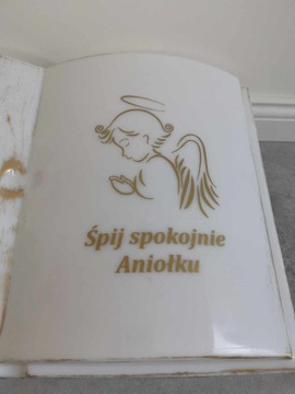 БЕЛАЯ КНИГА Гробница Ангел для ребенка