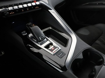 Peugeot 3008 II Crossover 2.0 BlueHDi 180KM 2018 Peugeot 3008 GT 180KM Automat Panorama Navi, zdjęcie 31