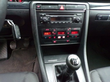 Audi A4 B6 Avant 1.6 i 102KM 2002 Audi A4 Avant Klimatronic /1,6 MPI /2003, zdjęcie 16