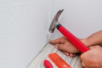 МОЛОТОК ДЛЯ ЭЛЕКТРИКОВ С НАКОНЕЧНИКОМ 300 G WIHA 42071 ДЛЯ ПЛОСКИХ ЗУБЕЙ Планки