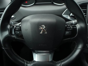 Peugeot 308 II SW Facelifting 1.2 PureTech 130KM 2020 Peugeot 308 1.2 PureTech, Salon Polska, Klima, zdjęcie 17