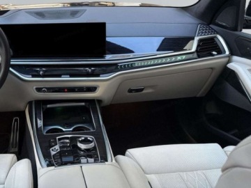 BMW X7 SUV Facelifting 3.0 40d 352KM 2026 xDrive40d Individual Edition 3.0 (352 KM)| Hak holowniczy, elektryczny, zdjęcie 10