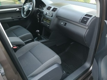 Volkswagen Touran II 1.6 TDI 105KM 2011 Volkswagen Touran 1.6 TDI 105KM Klimatronic, zdjęcie 21