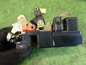 ZÁMEK DVEŘE PRAVÝ PŘEDNÍ DODGE GRAND CARAVAN IV