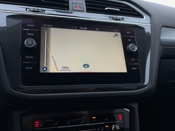 Volkswagen Tiguan II SUV Facelifting 2.0 TDI 200KM 2022 Volkswagen Tiguan 2.0TDI 200KM Elegance DSG 4x4 SerwisASO Acc Matrix Kessy, zdjęcie 33