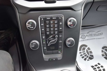 Volvo V40 II 2017 Volvo V40 Lift Duza-Navi Full-LED Klimatronic Tempomat Ambiente AluFelgi, zdjęcie 16