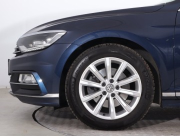 Volkswagen Passat B8 Limousine 1.8 TSI BlueMotion Technology 180KM 2017 VW Passat 1.8 TSI, Salon Polska, Serwis ASO, zdjęcie 13