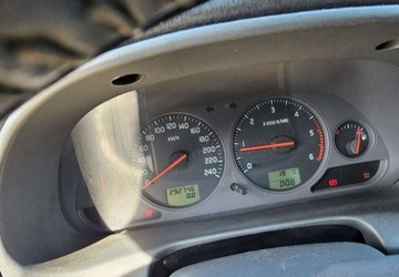 Volvo V40 I 1.9 TD 115KM 2003 Volvo V40 Volvo V40 1.9D 1.9 Diesel 115KM, zdjęcie 18