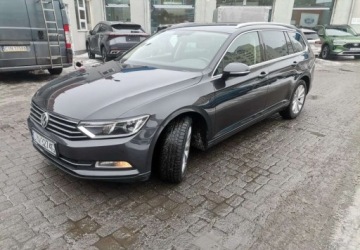 Volkswagen Passat B8 Variant 2.0 TDI BlueMotion SCR 150KM 2018 Volkswagen Passat Volkswagen Passat 2.0 TDI SCR DSG Trendline 2.0 Diesel, zdjęcie 3