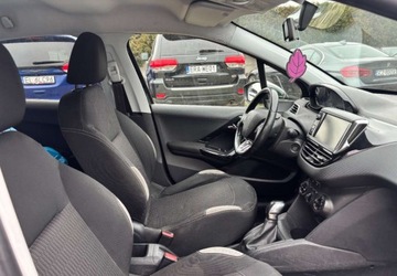 Peugeot 208 I Hatchback 3d 1.6 e-HDI 92KM 2014 Peugeot 208 2014r. 1.6 Diesel 92KM, zdjęcie 9