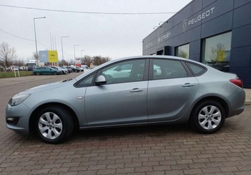 Opel Astra J Sedan 1.6 Twinport ECOTEC 115KM 2014 Opel Astra 257 1.6 Active 115 KM Salon Polska 1.6 Benzyna 115KM, zdjęcie 6