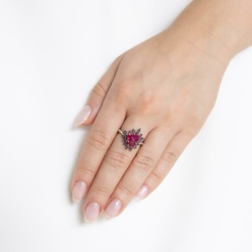 Srebrny pierścionek z różowymi cyrkoniami kwiatek Verona