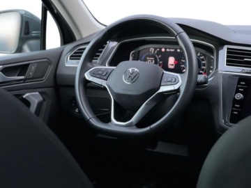 Volkswagen Tiguan II SUV Plug-in 1.4 TSI e-HYBRID 245KM 2022 Volkswagen Tiguan Tiguan 1.4 TSI Plug In DSG Highline LED Matrix Hak AsoFV, zdjęcie 23
