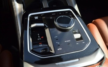 BMW Seria 7 G70 Sedan Plug-In 3.0 M60e 571KM 2023 BMW Seria 7 Dealer BMW Bonkowscy Gorzow Wlkp. 3.0 Hybryda Plug-in 571KM, zdjęcie 17