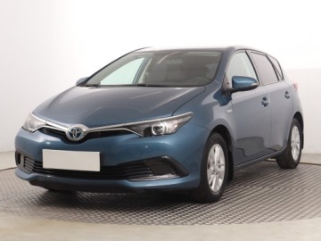 Toyota Auris II Hatchback 5d Facelifting 1.8 Hybrid 136KM 2016 Toyota Auris Hybrid, Salon Polska, Serwis ASO, zdjęcie 1