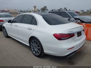 Mercedes Klasa E W213 2022 Mercedes-Benz Klasa E 2022 Mercedes-Benz E-Class E 350 RWD Sedan 2.0 255KM, zdjęcie 3