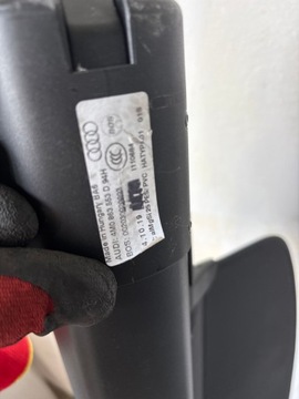 AUDI Q7 4M - ROLETA POLIČKA KUFRU 4M0863553D