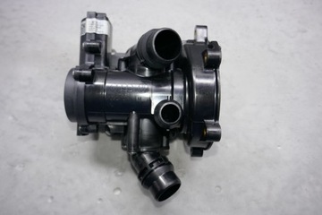 OBUDOWA TERMOSTATU 06L121111J TFSI SUPER STAN