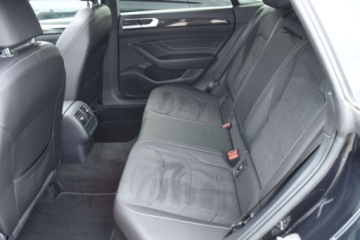 Volkswagen Arteon Fastback Facelifting 2.0 TSI 190KM 2022 Volkswagen Arteon SalonPL 2.0 TSI 190KM R-Line DSG PanoramaAmbienteDCCALU, zdjęcie 31