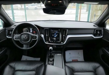 Volvo V60 I Kombi Facelifting 2.0 D3 DRIVE-E 150KM 2018 Volvo V60 Volvo V60 D3 Momentum 2.0 Diesel 150KM, zdjęcie 11