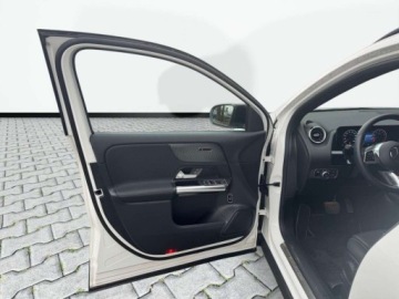 Mercedes GLA II Off-roader Facelifting 1.3 200 163KM 2025 Mercedes-Benz GLA GLA 200 MULTIBEAM LED Kamera cofania MBUX Night Pack, zdjęcie 9