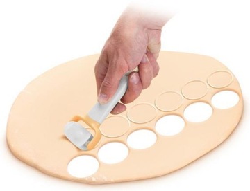 РОЛИКОВЫЙ РЕЗАК TESCOMA ДЛЯ ПОНЧИКОВ, ПОНЧИКОВ, ПЕЛЬМЕНЕЙ