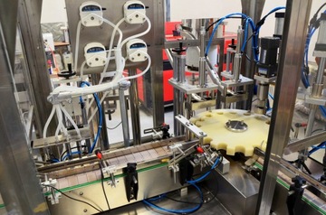 АВТОМАТИЧЕСКАЯ ЛИНИЯ НАПОЛНЕНИЯ, ПЕРИСТАЛЬТИЧЕСКИЕ НАСОСЫ, 4 ГОЛОВКИ