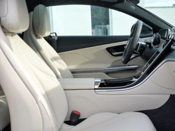 Mercedes CLE Coupe 2.0 300 258KM 2026 MERCEDES-BENZ CLE 300 4-Matic AMG Line 2.0 (258KM) 2026, zdjęcie 3