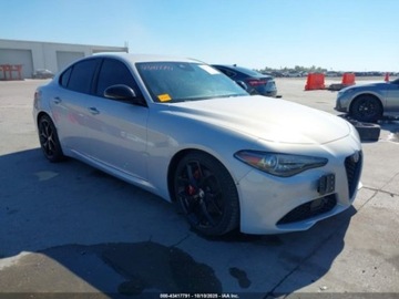 Alfa Romeo Giulia II Sedan Facelifting 2.0 Turbo 280KM 2020 Alfa Romeo Giulia 2020 ALFA ROMEO GIULIA TI RWD 2.0 Benzyna 280KM, zdjęcie 1